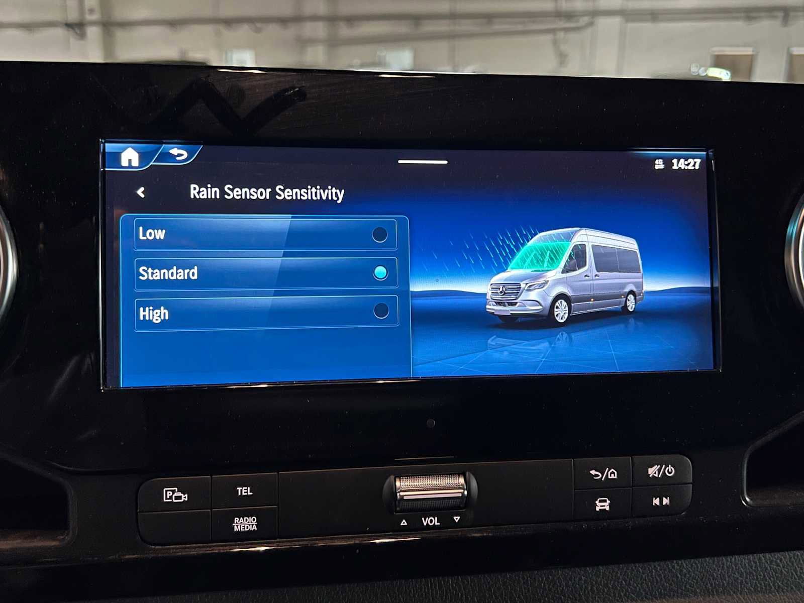 Used 2025 Mercedes-Benz Sprinter 2500 image 32