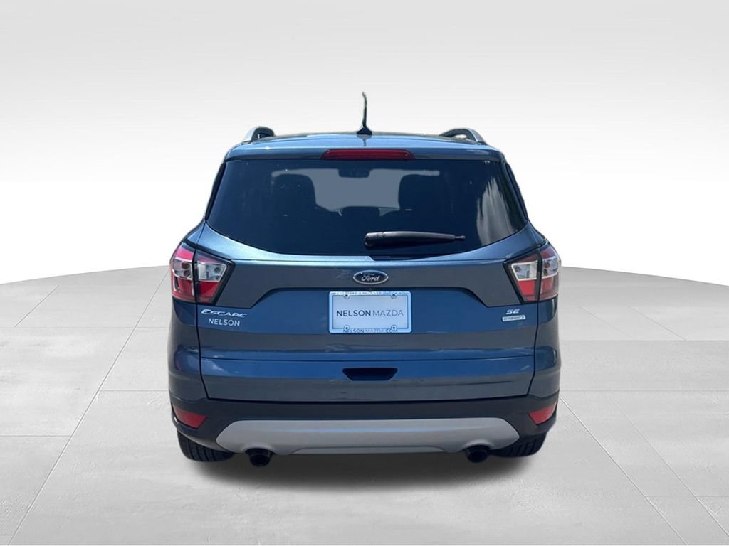 Used 2018 Ford Escape SE w/ SE Sync 3 Package FWD image 6