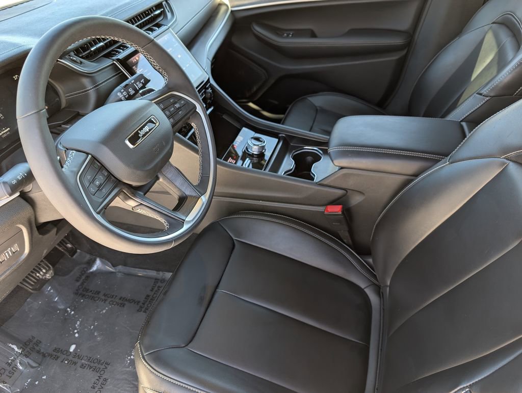 Used 2025 Jeep Grand Cherokee L Limited image 11