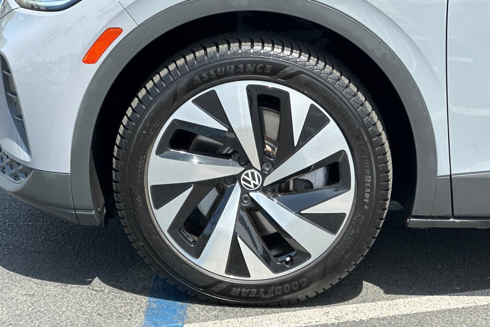 Used 2021 Volkswagen ID.4 Pro S w/ Gradient Package AWD/4WD image 26