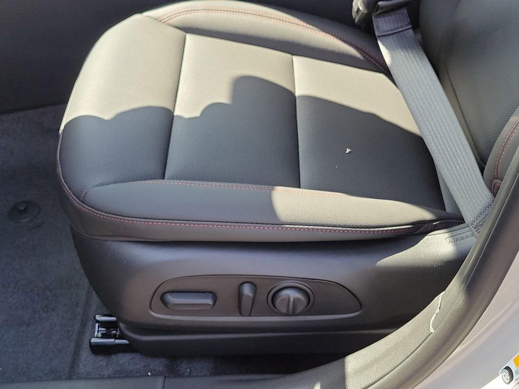 New 2026 Chevrolet Trax RS w/ Sunroof Package FWD image 15