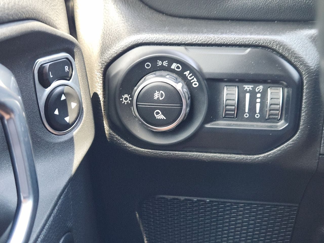 Used 2022 Jeep Gladiator Overland AWD/4WD image 20
