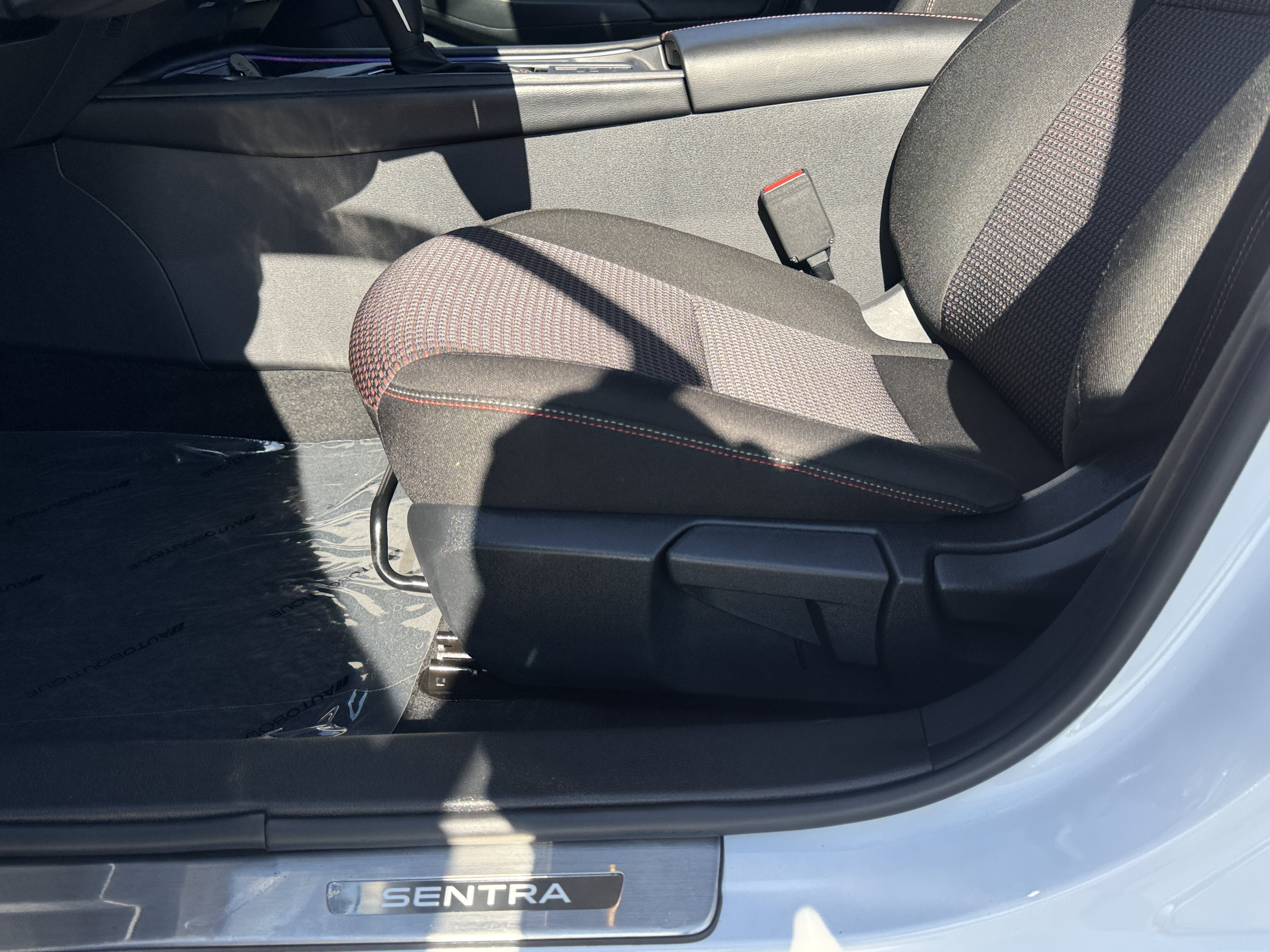 Used 2026 Nissan Sentra SR w/ Floor Mat Package FWD image 27
