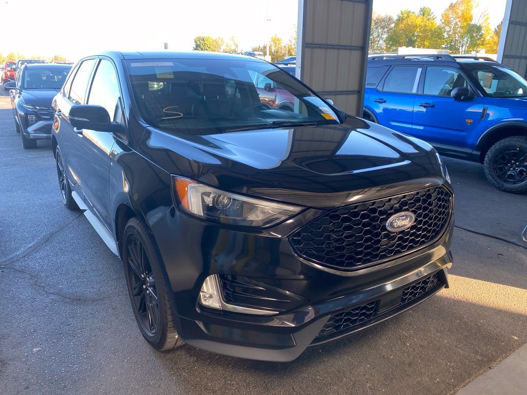 Used 2020 Ford Edge ST-Line w/ Cold Weather Package AWD/4WD image 1