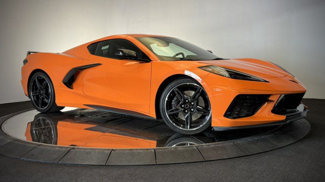 Used 2024 Chevrolet Corvette Stingray Premium Cpe w/ Z51 Performance Package RWD image 2