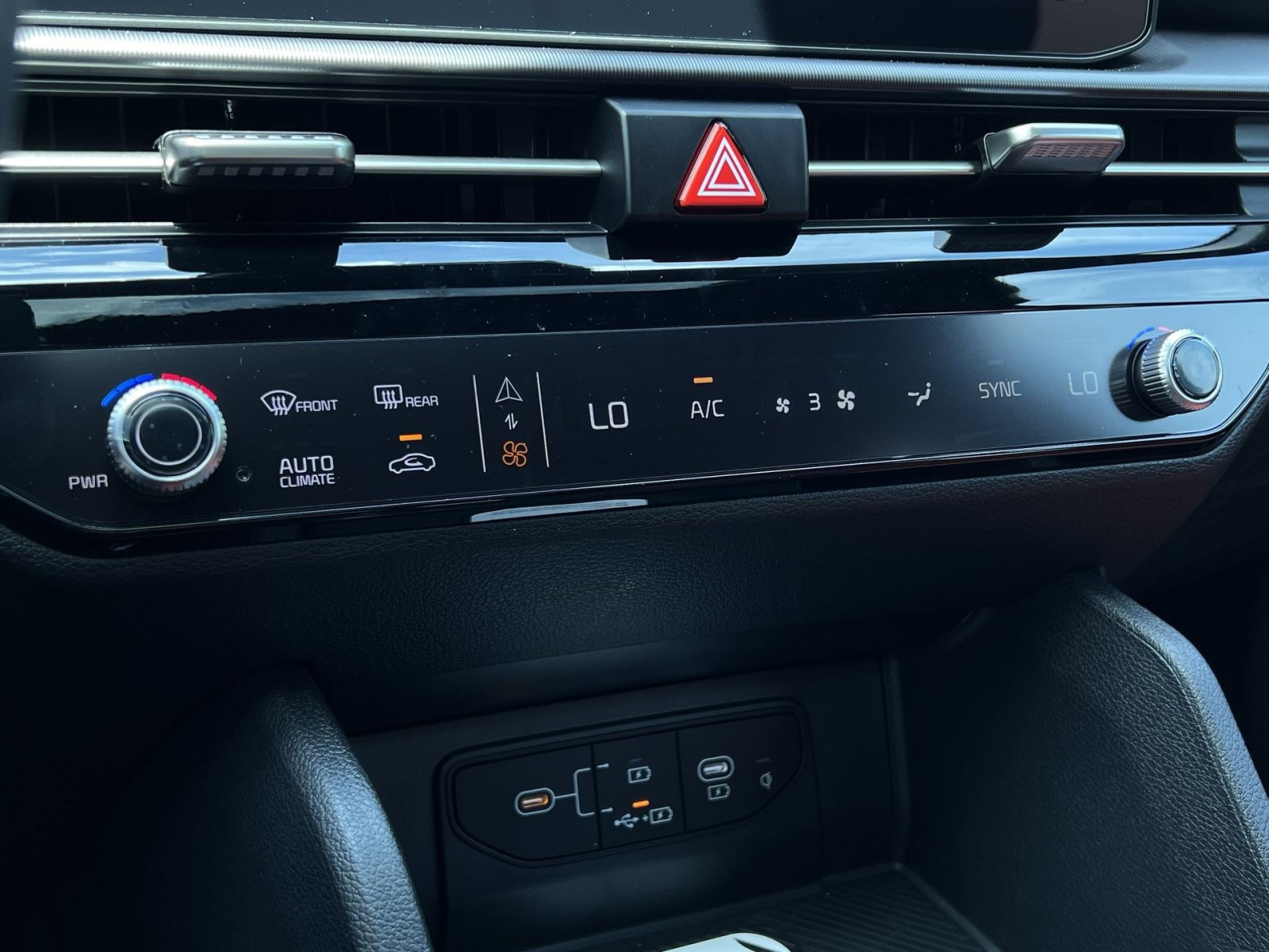 New 2026 Kia Sportage SX AWD/4WD image 25