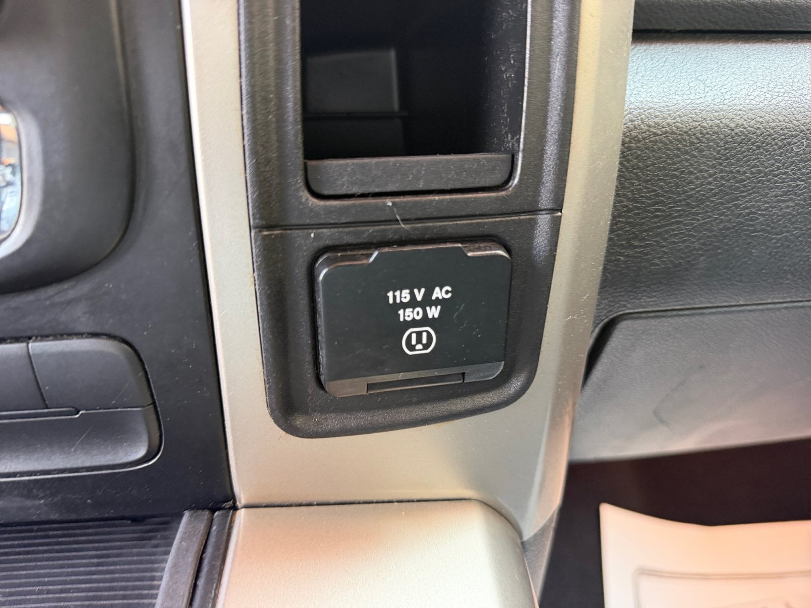 Used 2015 RAM 1500 Big Horn RWD image 31