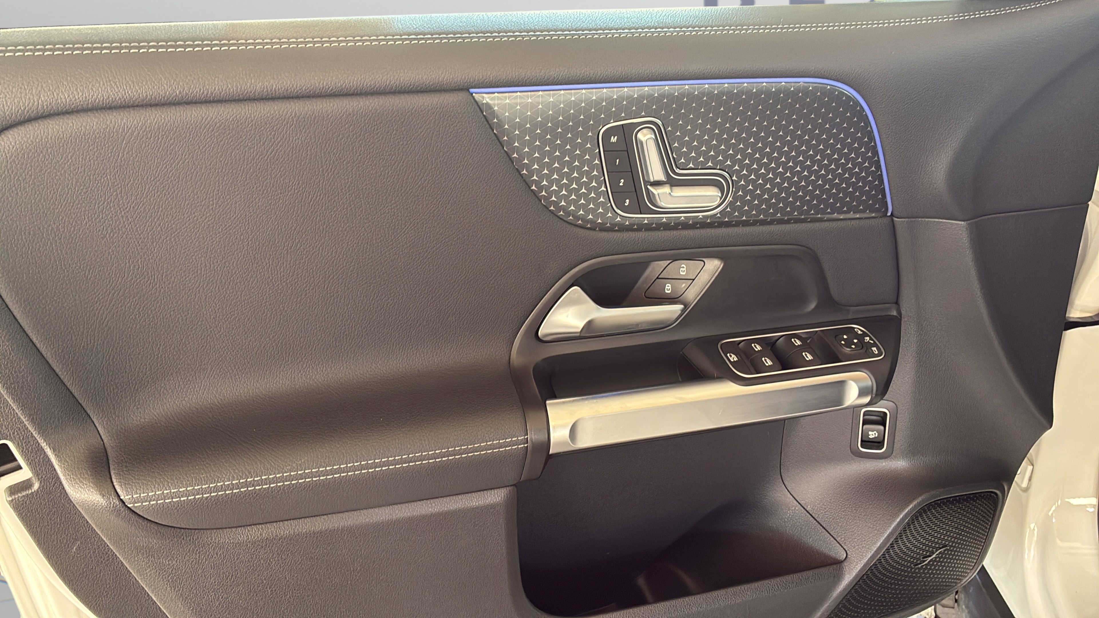 Used 2024 Mercedes-Benz EQB 250+ image 19