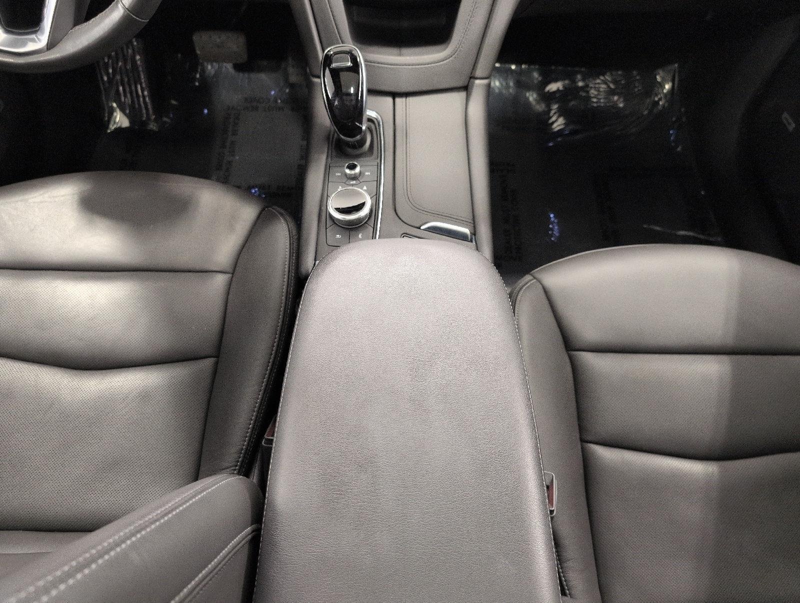 Certified 2025 Cadillac XT6 Premium Luxury w/ Technology Package AWD/4WD image 16