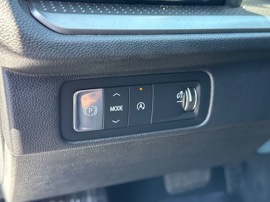 Used 2025 Chevrolet Traverse LT w/ Enhanced Driving Package FWD image 29