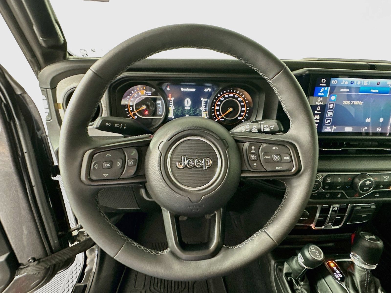 Used 2025 Jeep Wrangler Unlimited Sport AWD/4WD image 12