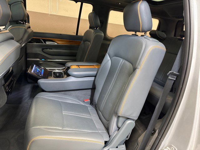 Used 2022 Jeep Grand Wagoneer Series II w/ Premium Group II image 43