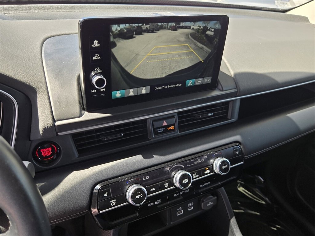 Certified 2024 Honda Pilot Touring image 21