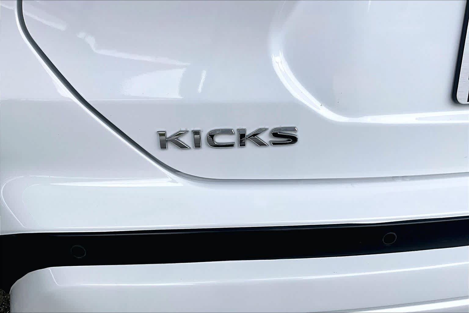 Certified 2022 Nissan Kicks S FWD image 10