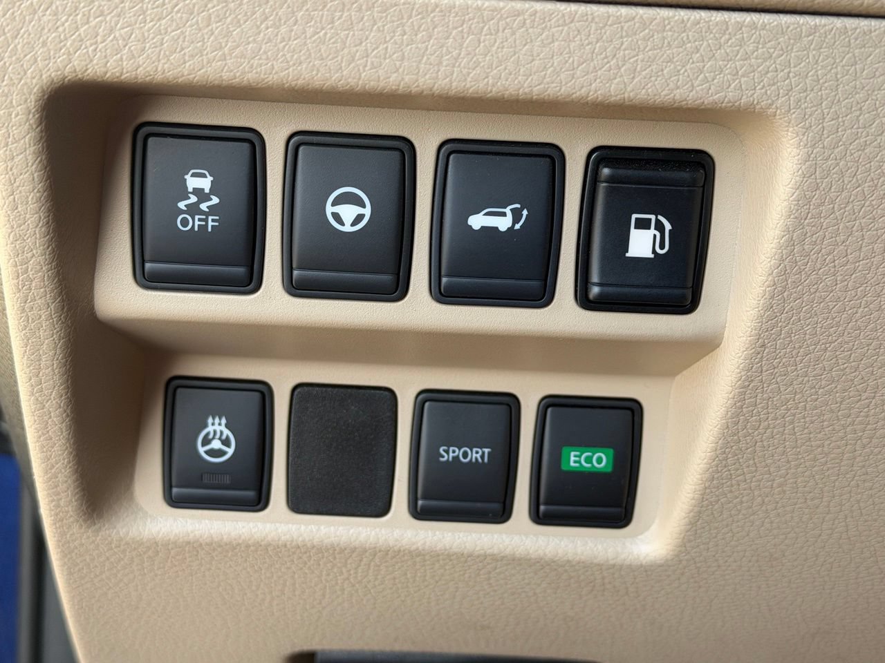 Used 2019 Nissan Rogue SV w/ Sun & Sound Touring Package FWD image 17
