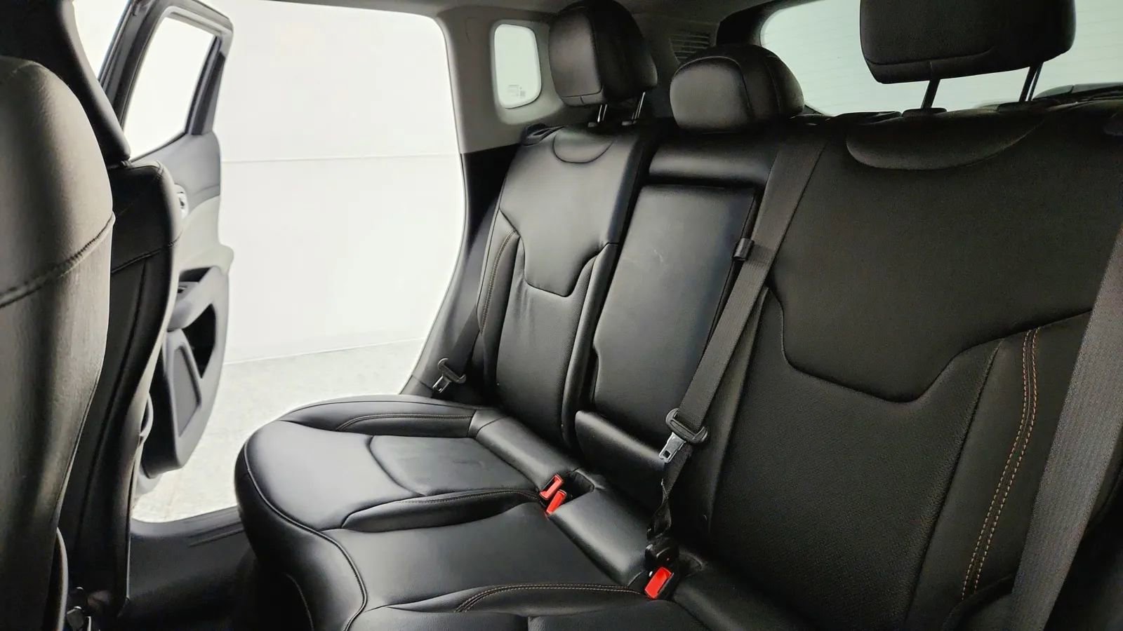 Used 2022 Jeep Compass Limited image 35