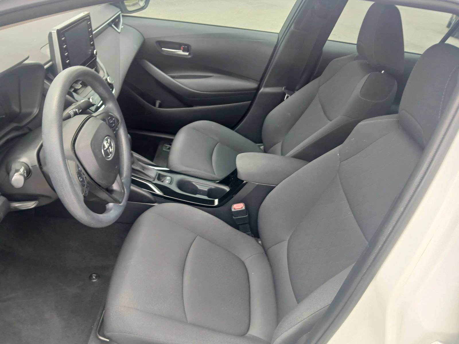 Used 2020 Toyota Corolla LE FWD image 17