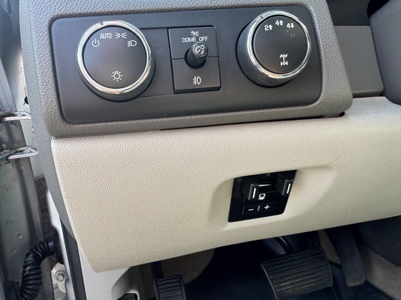 Used 2014 Chevrolet Silverado 3500 LTZ AWD/4WD image 10