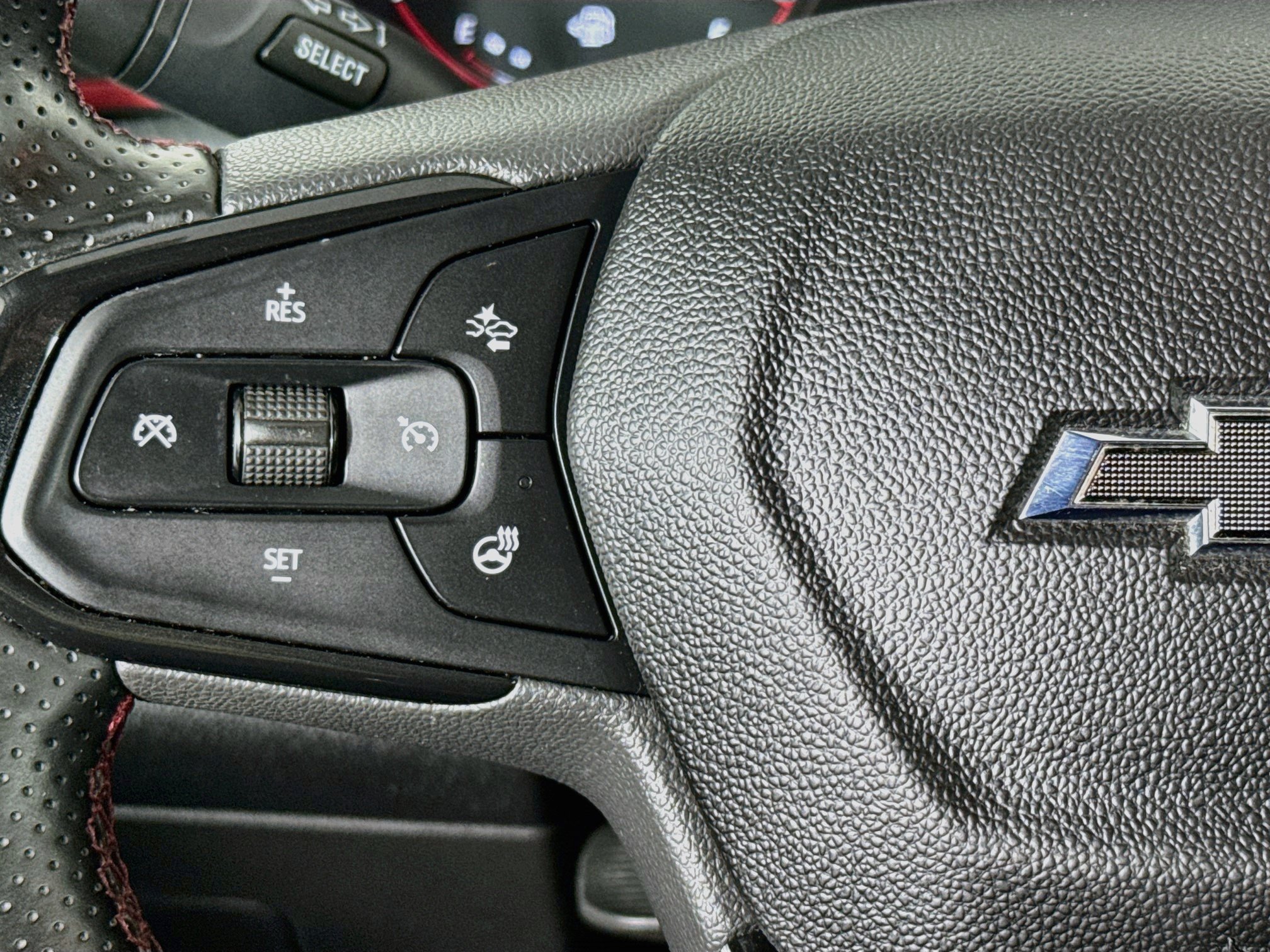 Used 2024 Chevrolet Trax RS FWD image 11