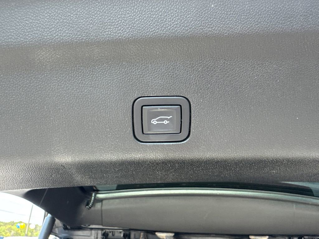 Used 2024 Chevrolet Tahoe LT AWD/4WD image 20