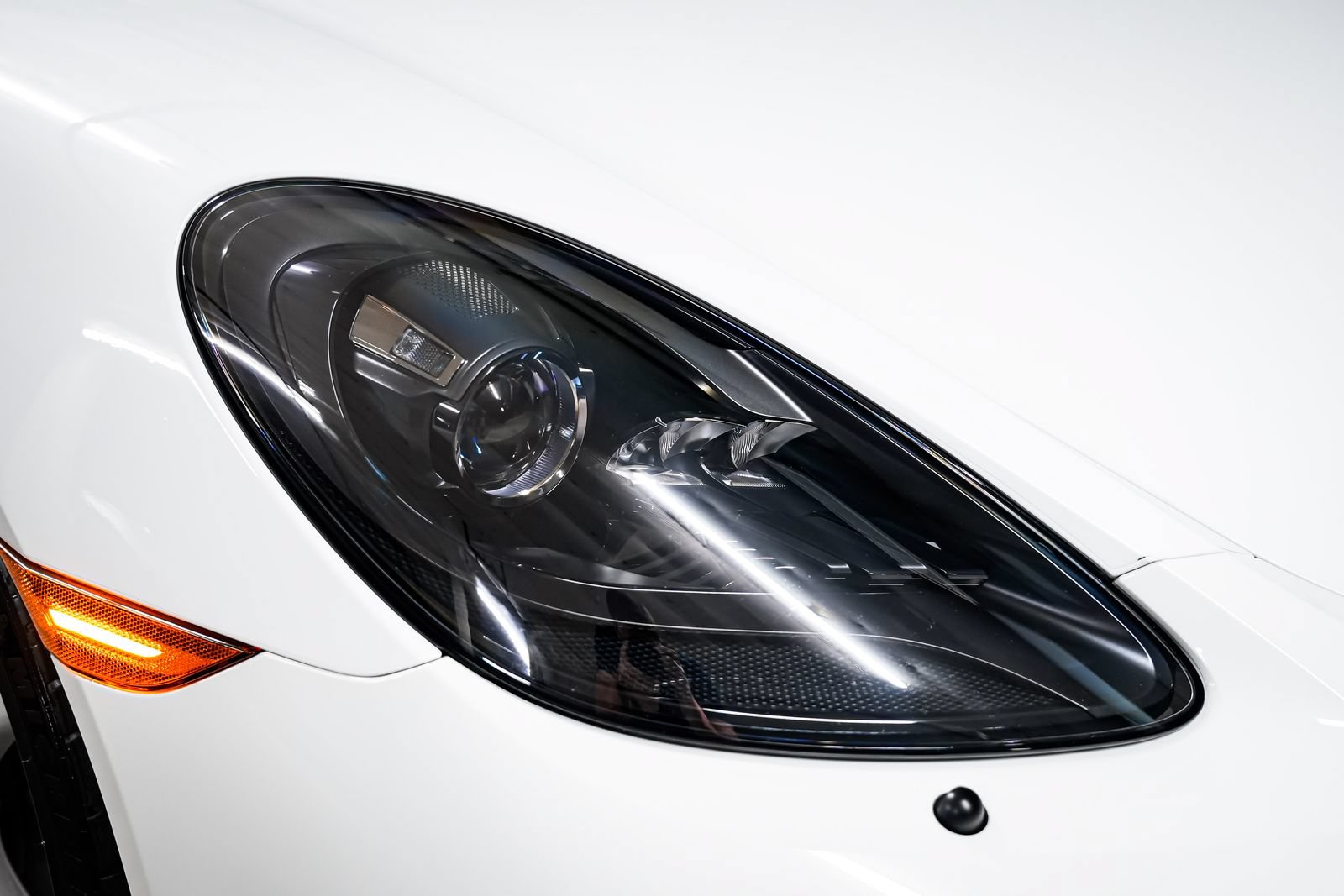 Used 2022 Porsche 718 Boxster Spyder RWD image 36
