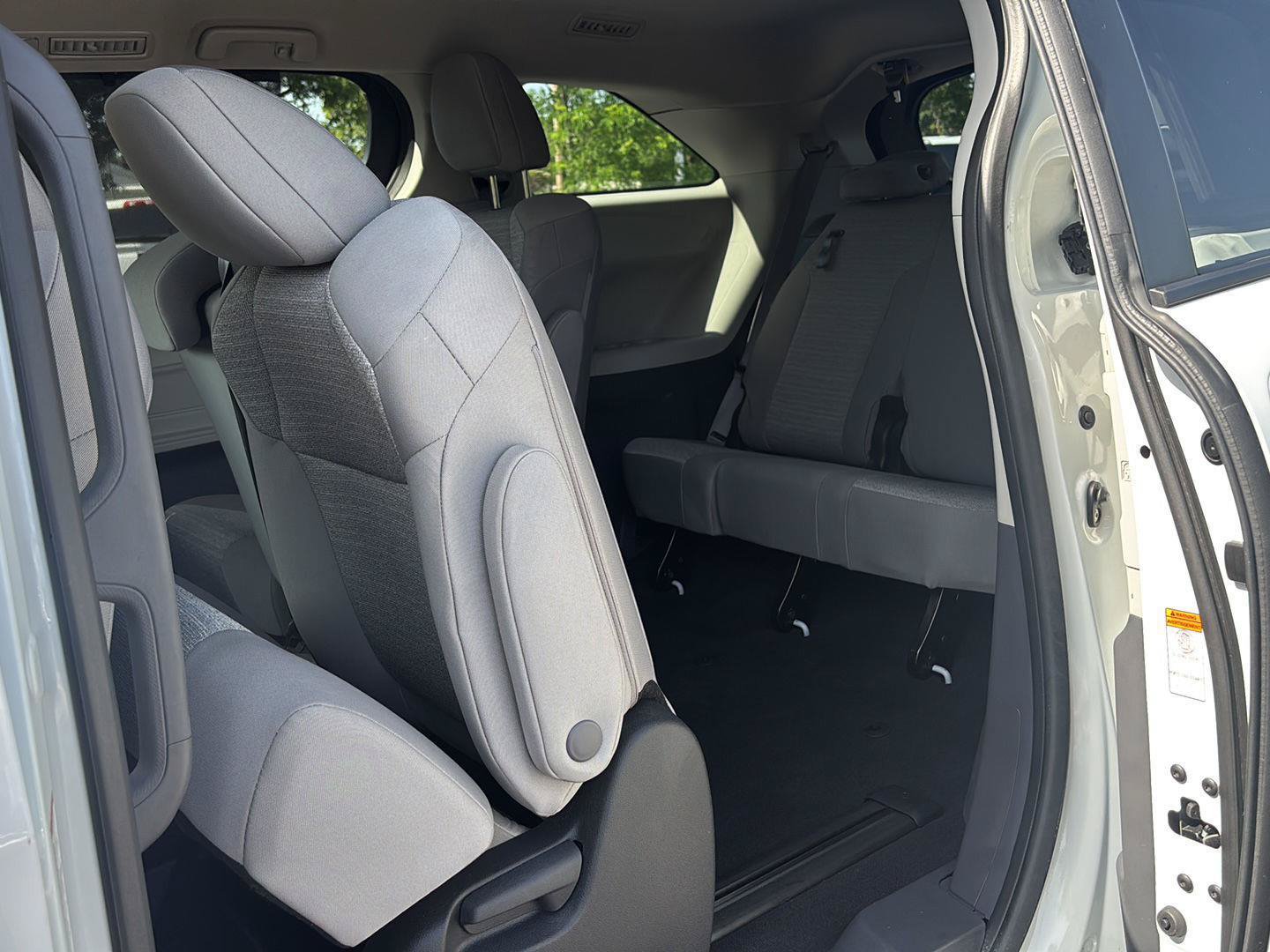 Used 2023 Toyota Sienna LE AWD/4WD image 24