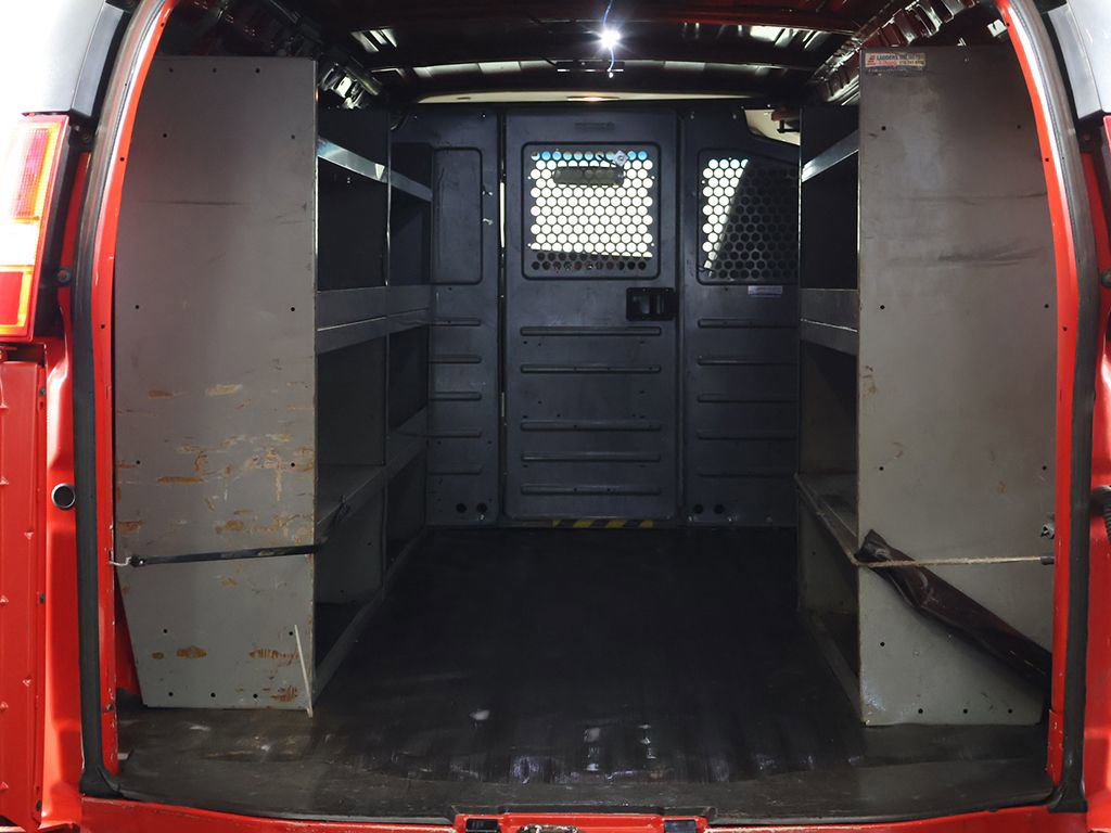 Used 2021 Chevrolet Express 3500 w/ Driver Convenience Package RWD image 18