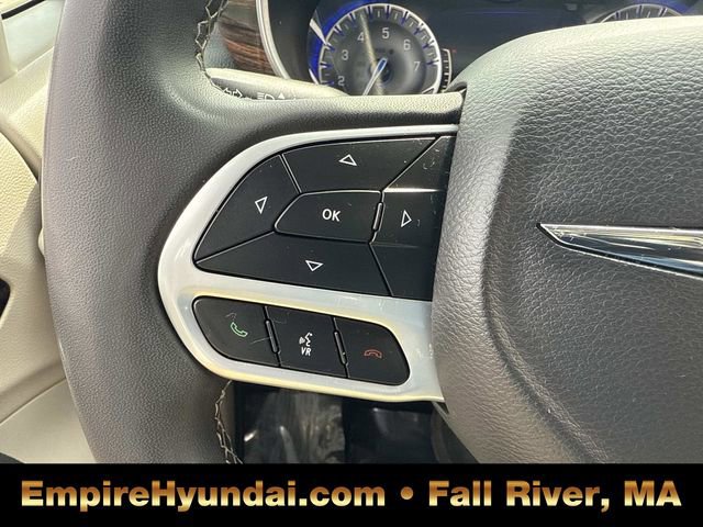 Used 2023 Chrysler Pacifica Limited image 29