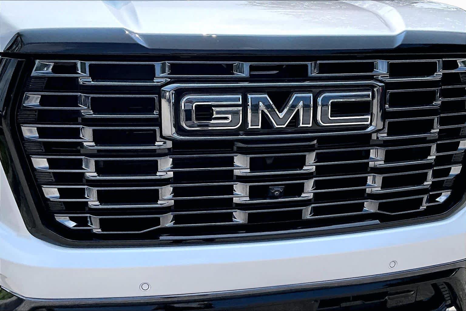 Used 2025 GMC Yukon XL Denali Ultimate AWD/4WD image 30