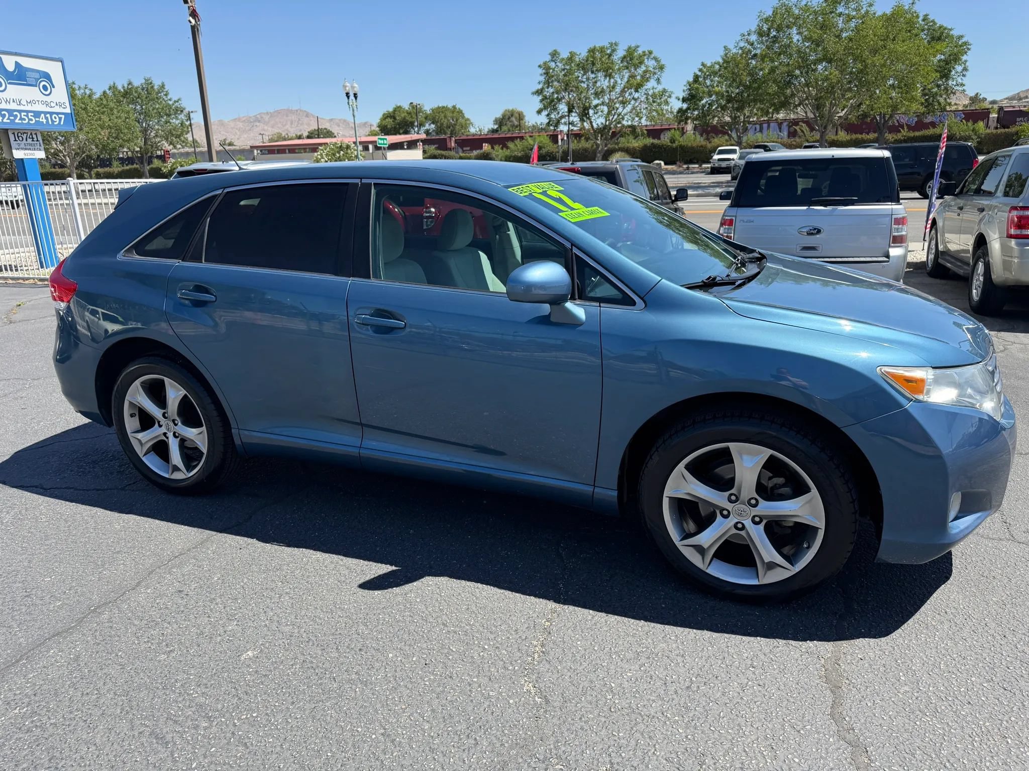 Used 2012 Toyota Venza LE FWD image 2