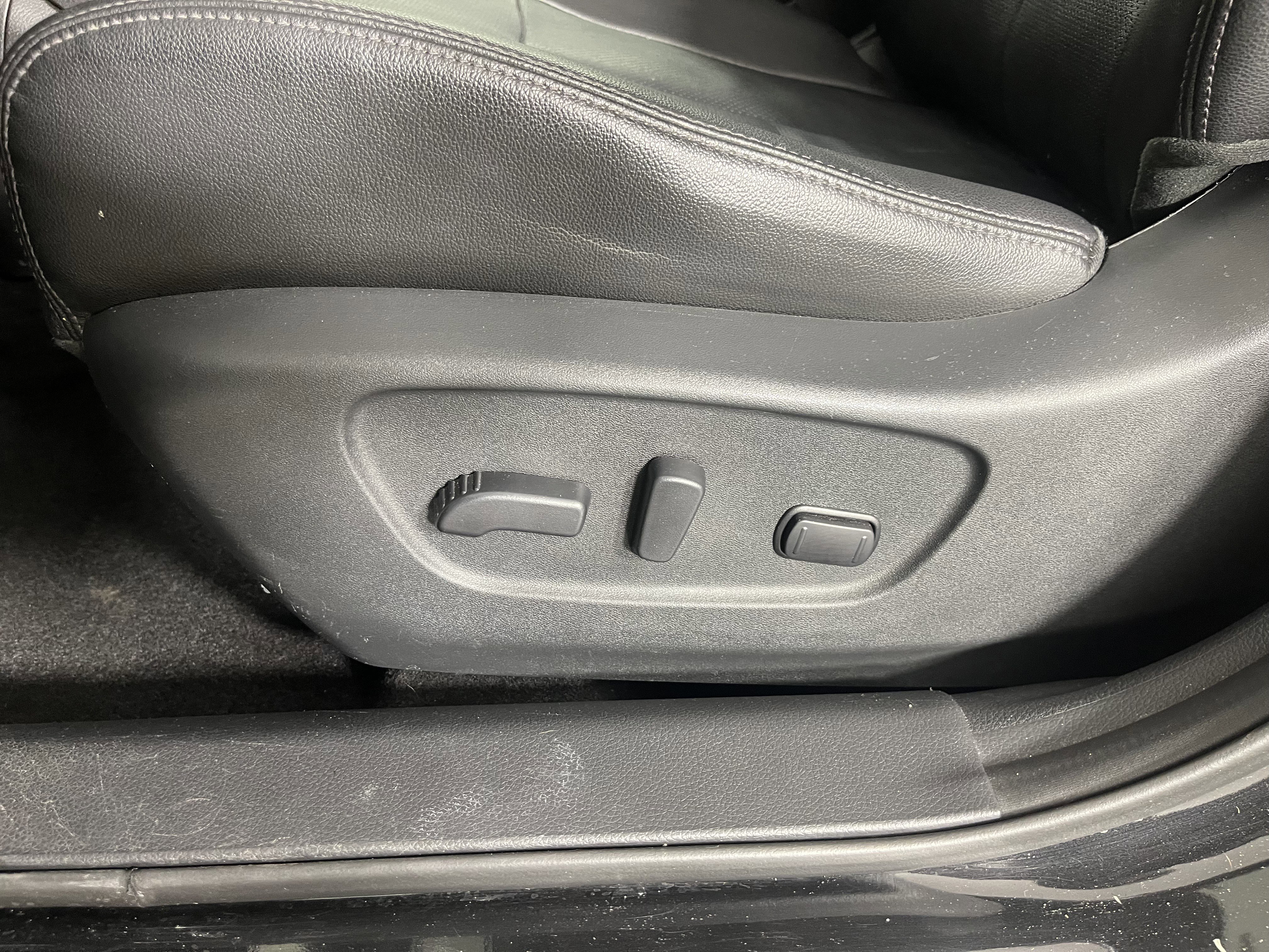 Used 2016 Nissan Rogue SL image 19