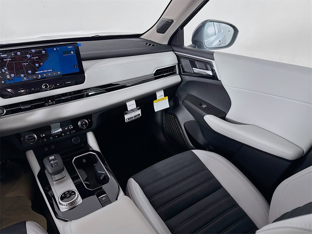 New 2025 Mitsubishi Outlander SE image 25