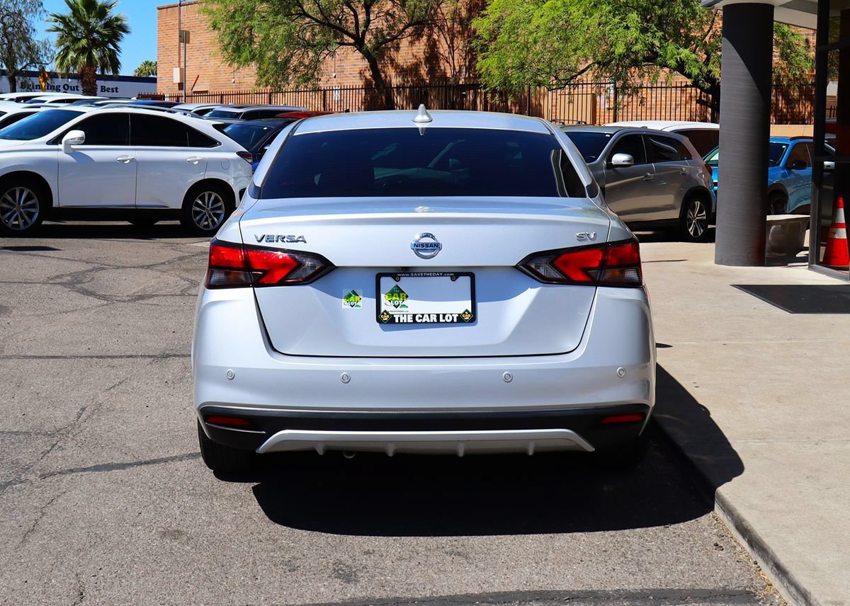 Used 2021 Nissan Versa SV FWD image 11