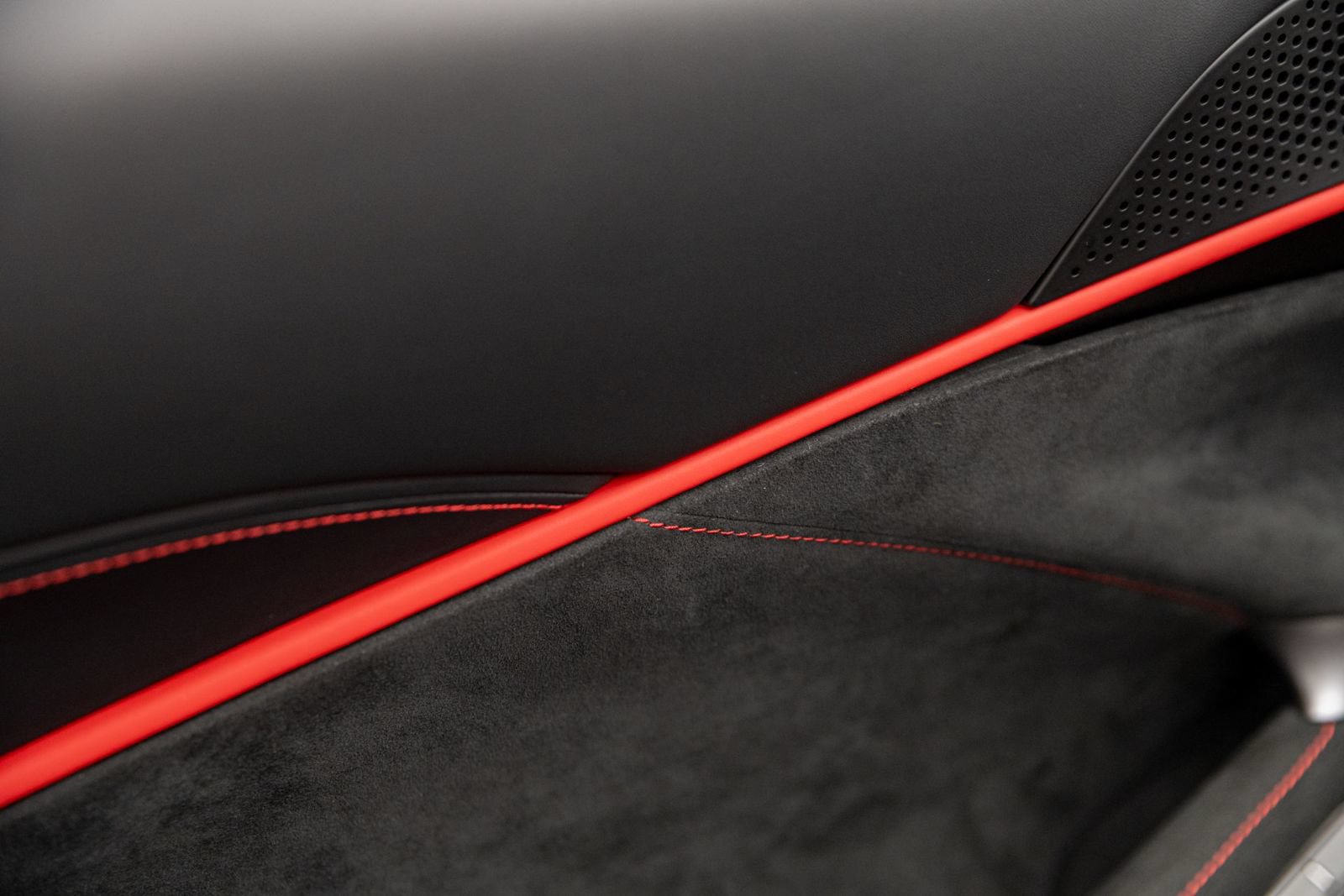 Used 2026 Ferrari Roma Spider RWD image 29