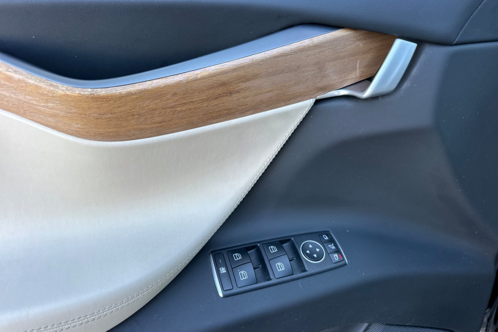 Used 2019 Tesla Model X Performance AWD/4WD image 10
