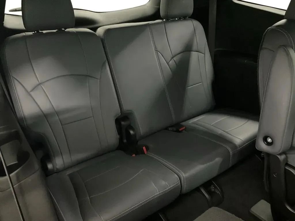 Used 2024 Buick Enclave Premium image 13