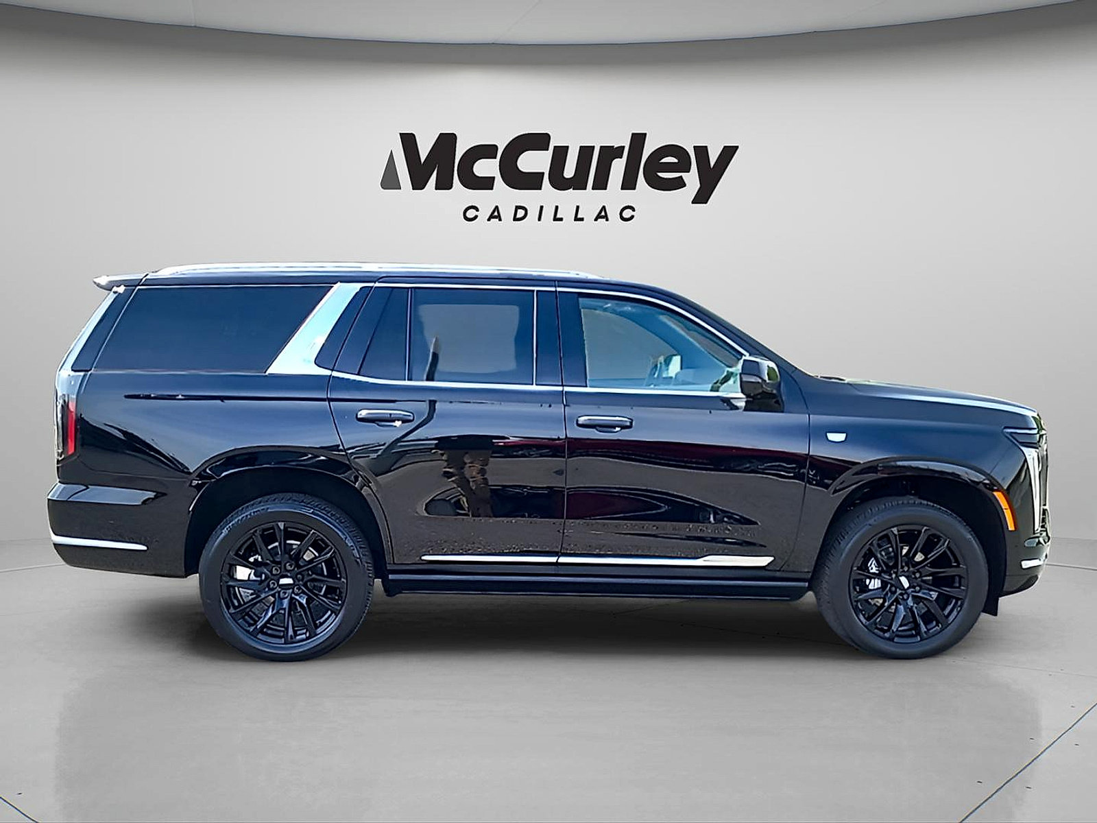 Certified 2026 Cadillac Escalade Luxury AWD/4WD image 8