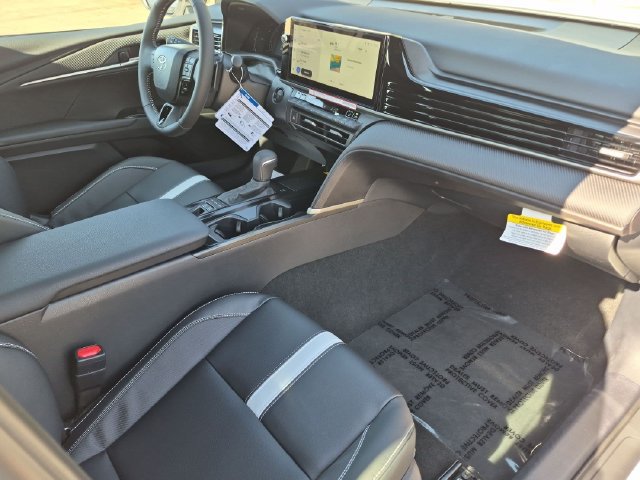 New 2026 Toyota Camry Hybrid AWD/4WD image 31
