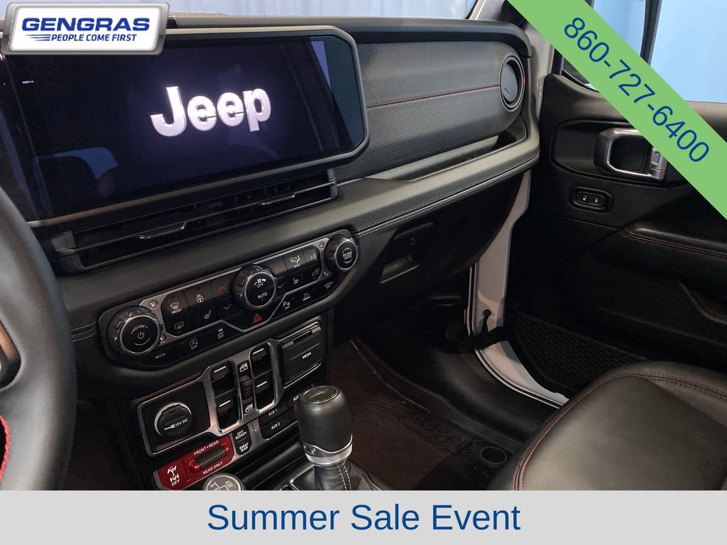 Used 2024 Jeep Gladiator Rubicon AWD/4WD image 16