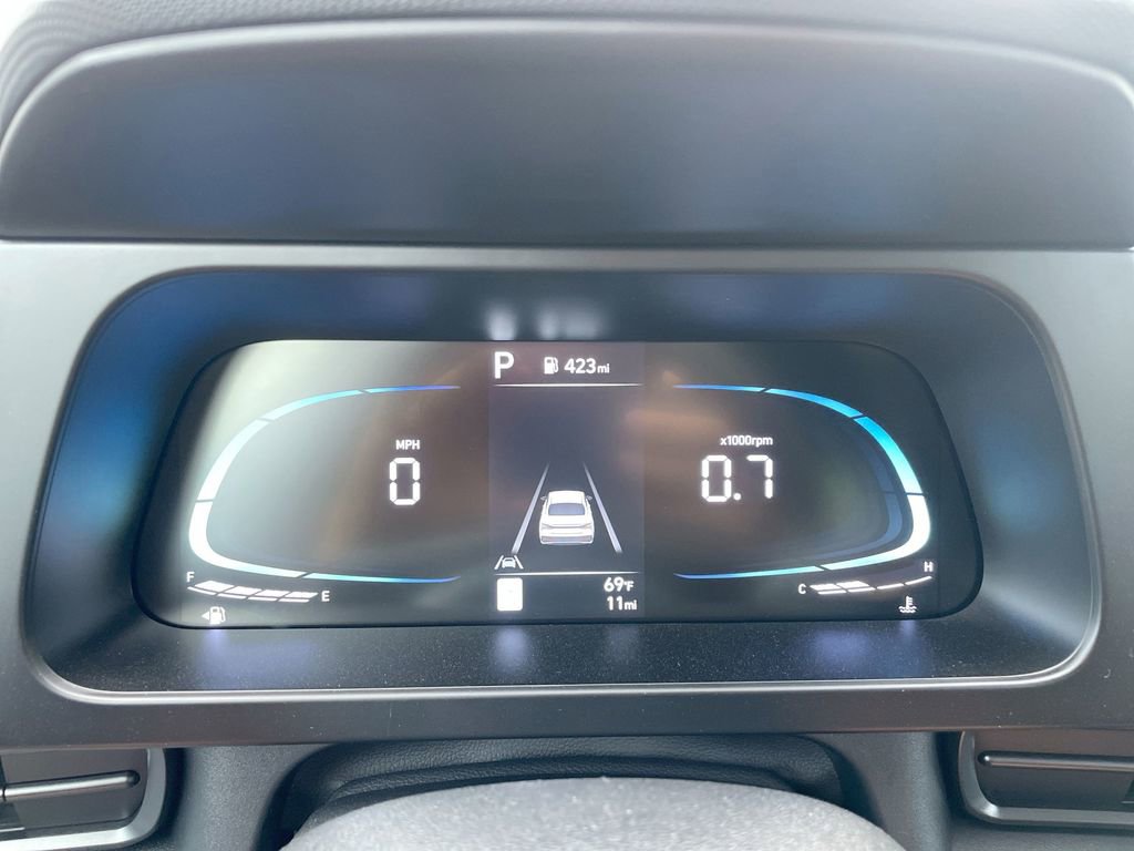 Used 2025 Hyundai Elantra Sport image 41