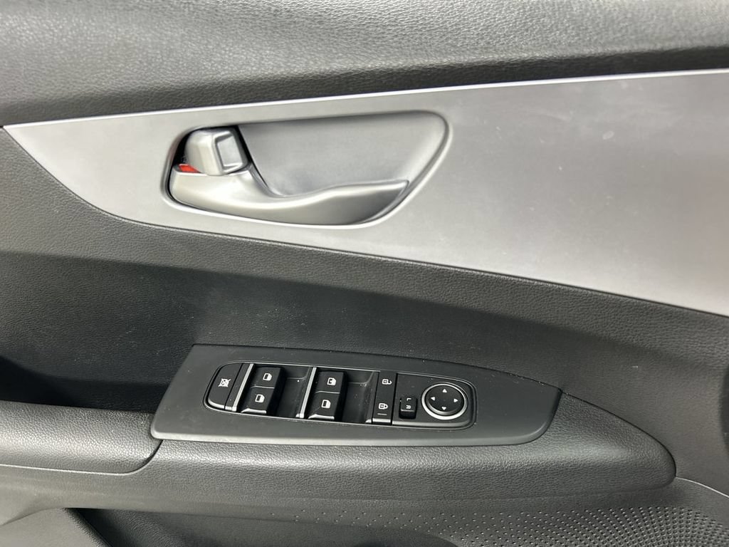 Used 2023 Kia Forte LXS w/ LXS Technology Package FWD image 11