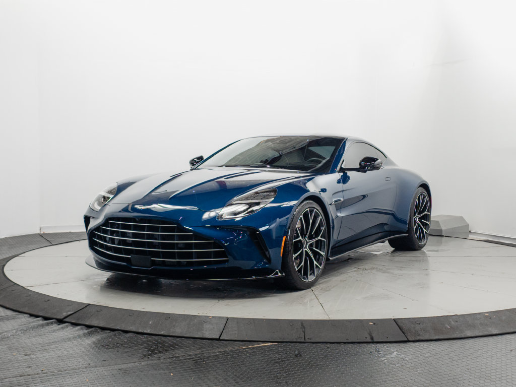 Used 2025 Aston Martin V8 Vantage Coupe RWD image 3