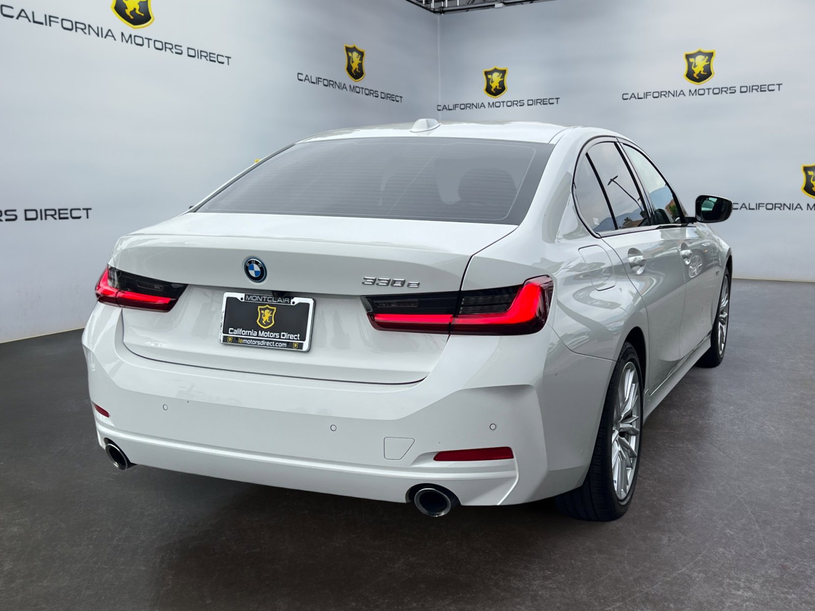 Used 2023 BMW 330e w/ Premium Package image 5