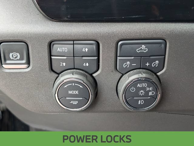 Used 2025 Chevrolet Silverado 1500 LT Trail Boss w/ LPO, Dark Essentials Package AWD/4WD image 19