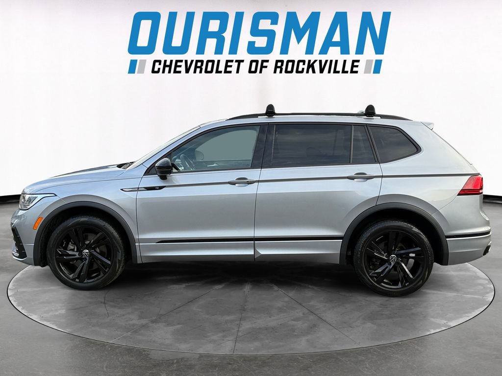 Used 2023 Volkswagen Tiguan SE R-Line FWD image 3
