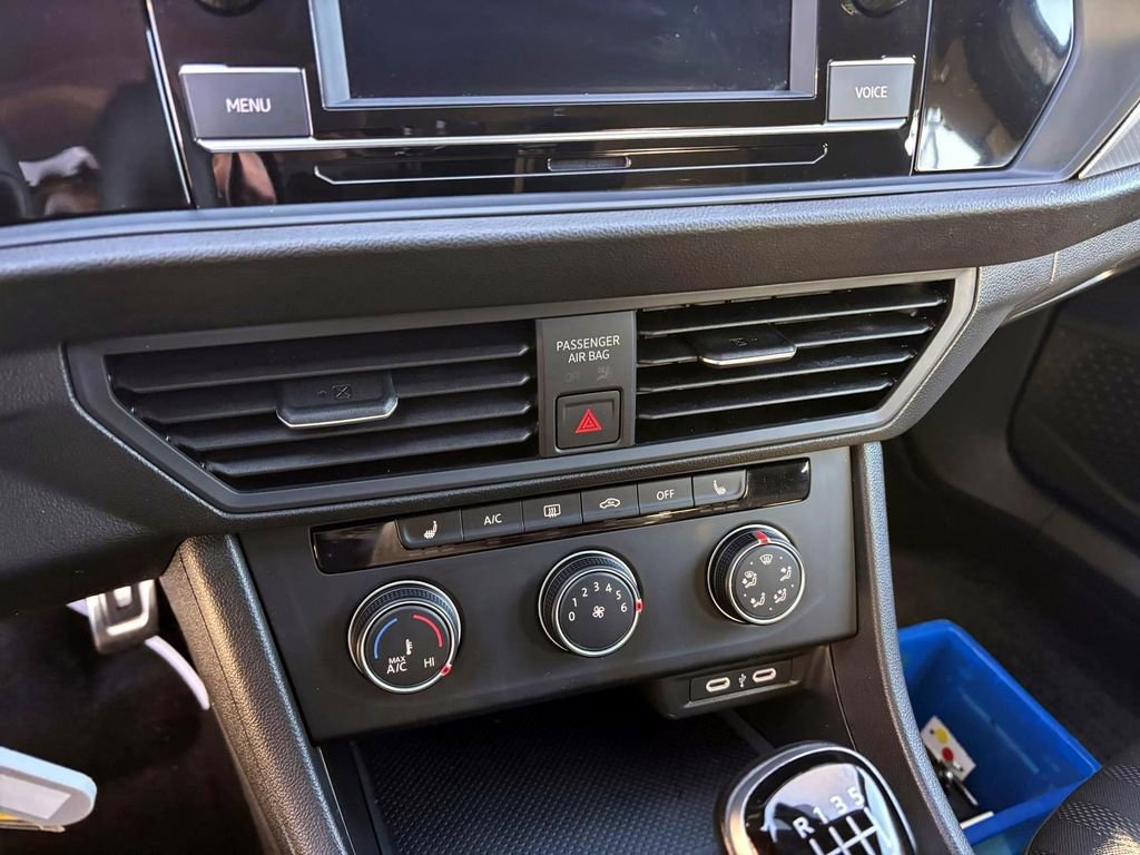 Used 2024 Volkswagen Jetta Sport image 19