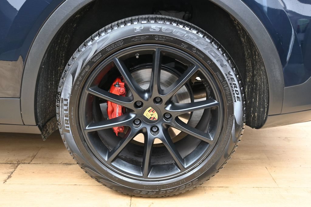 Used 2021 Porsche Cayenne AWD/4WD image 13