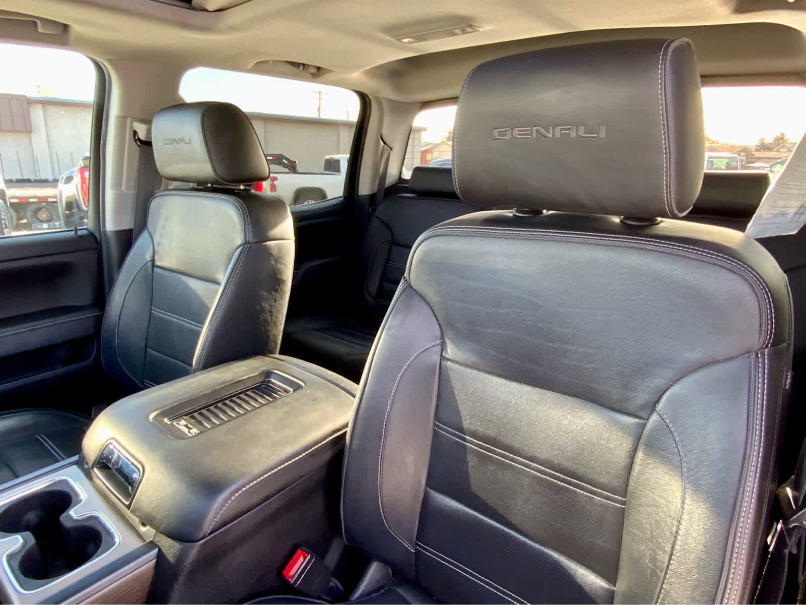 Used 2018 GMC Sierra 1500 Denali image 33