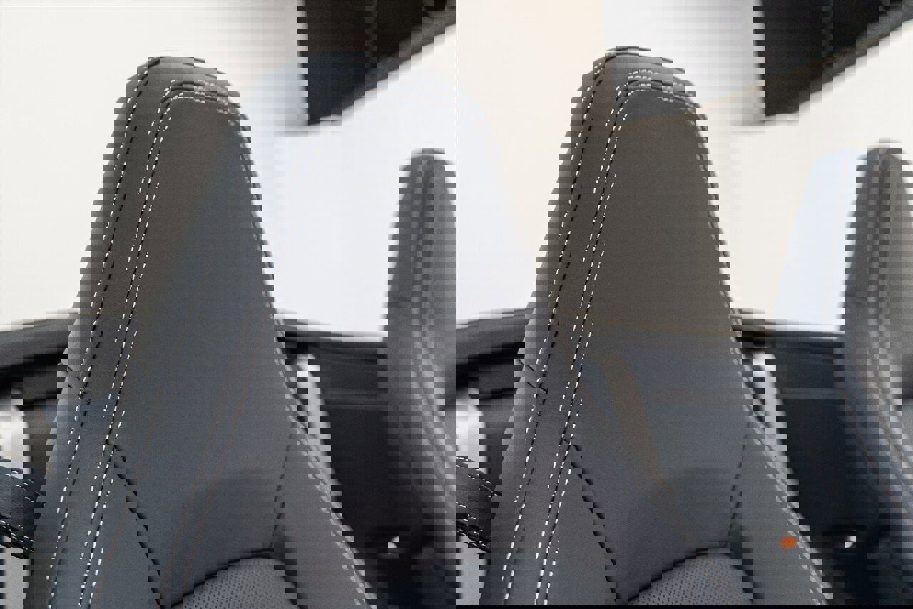 Used 2025 Porsche 911 Carrera w/ Premium Package image 45