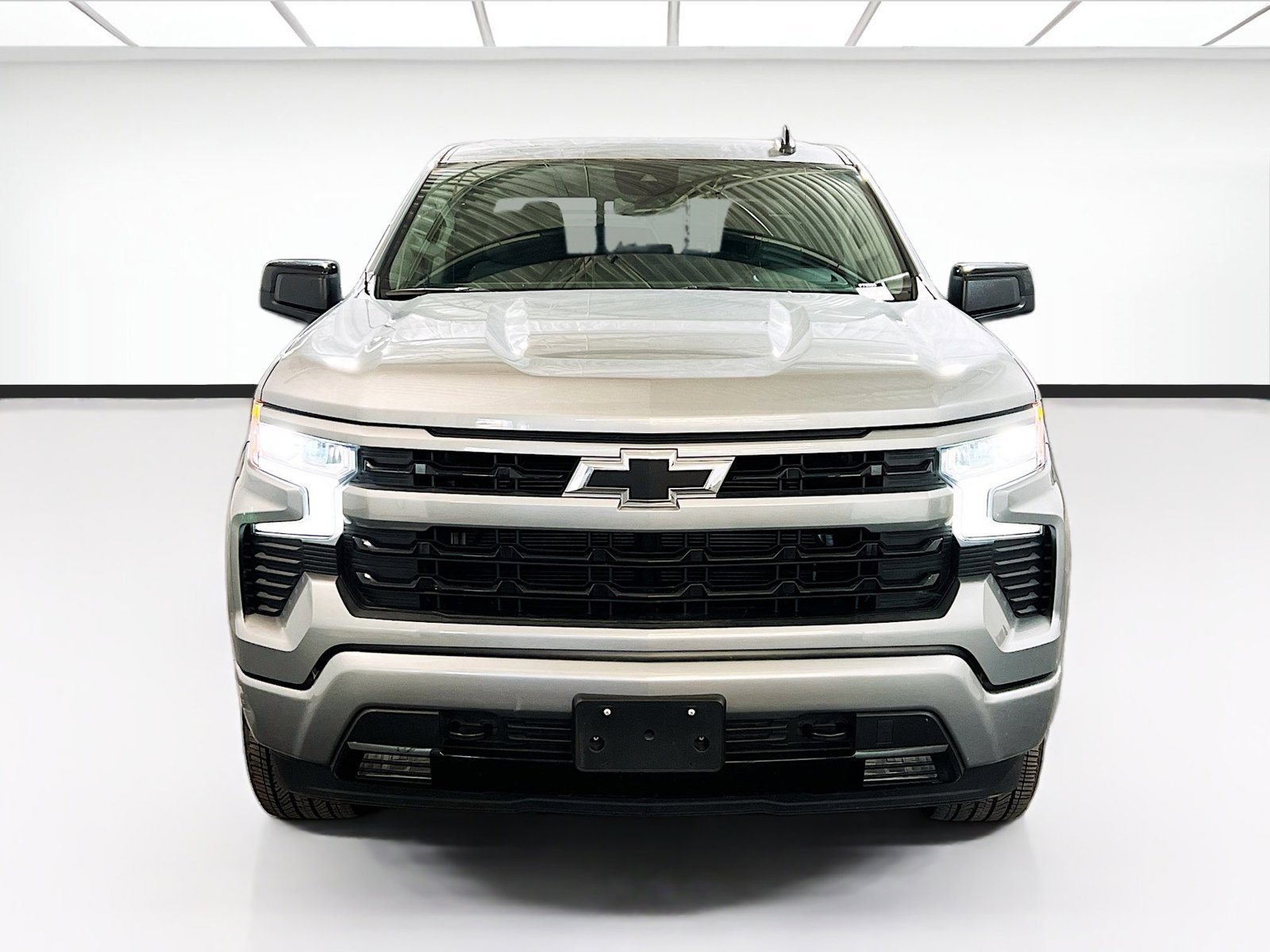 Used 2025 Chevrolet Silverado 1500 RST w/ Convenience Package II AWD/4WD image 2